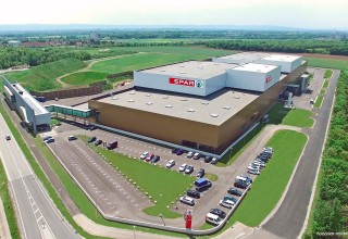 Luftaufnahme vom SPAR Logistikzentrum in Ebergassing