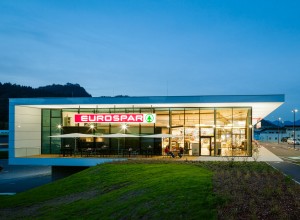 EUROSPAR-Markt Kufstein nachts