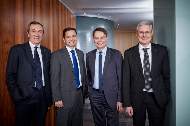 Vorstand-Gruppenfoto-SPAR.jpg Gruppenfoto SPAR Vorstand 2018