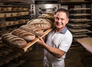 Franz Haimburger mit seinem Brot