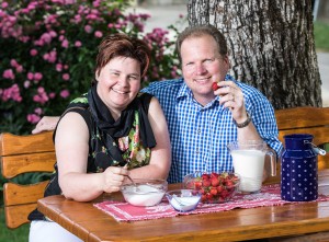 Familie Pobaschnig in ihrem Garten