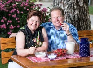 Krappfelder Eis Familie Pobaschnig in ihrem Garten