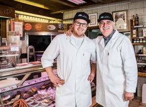 Fleischerei Plautz Bild vom Verkaufsraum mit den Inhabern