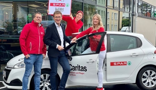 SPAR übergibt Auto an Caritas-Pflege SPAR übergibt Auto an Caritas-Pflege