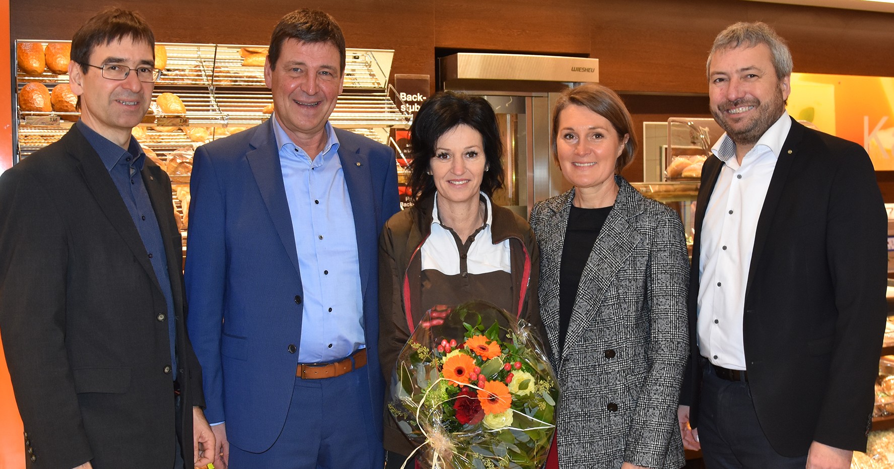 Ziele sind: Das in den Kursen Gelernte in kleinen Gesprchsrunden vertiefen, Wolfurt besser kennenlernen, Begegnungen ermglichen. Kommunikationsnachmittag - Marktgemeinde Wolfurt