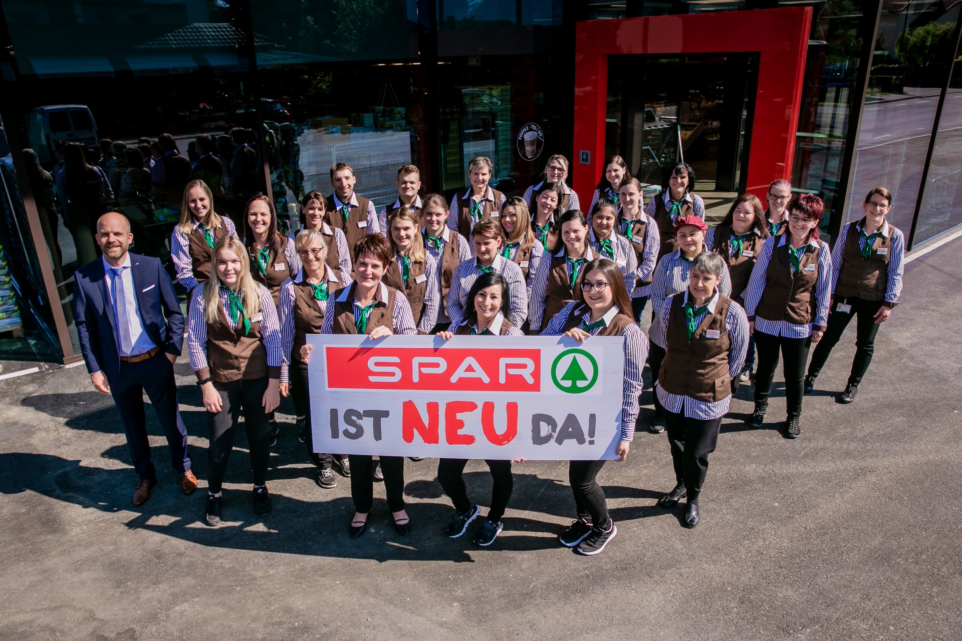 Mitarbeiterinnen SPAR RohrbachV2 © HIRSCHBUEHL.fotografie