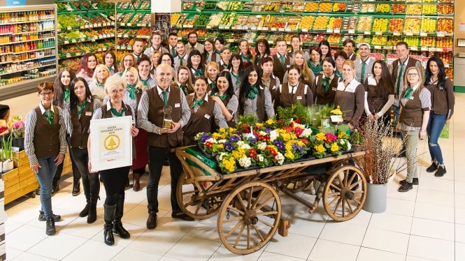 © 2020 MEDIArt | Photographie, SPAR Vorarlberg, Eurospar Bregenz Vorkloster, Goldene Tanne 2019, Team, Gruppenaufnahme