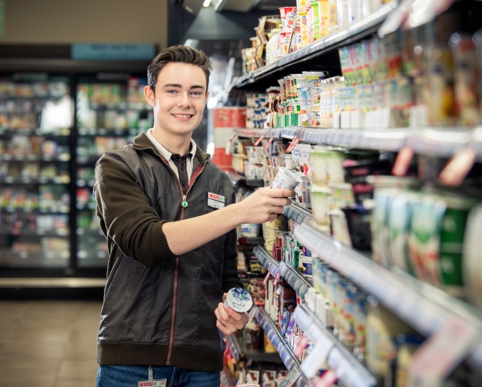 © 2020 MEDIArt | Photographie, SPAR Vorarlberg, Lehrlingsvideo - Dreh, Lehrling Elias