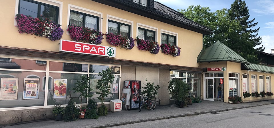 RE/MAX - die Nr. 1 bei Immobilien: Grundstck in Grnau im Almtal - Karola Lackner, Traunsee Immobilien GmbH 0664 520 24 59 Kaufpreis: EUR 340.620 2433m Baugrund Eigenheim in Grnau im Almtal - EUR