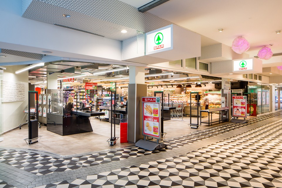 SPAR Filiale Brigitta Passage, am 21.07.2016 | (c) Johannes Brunnbauer