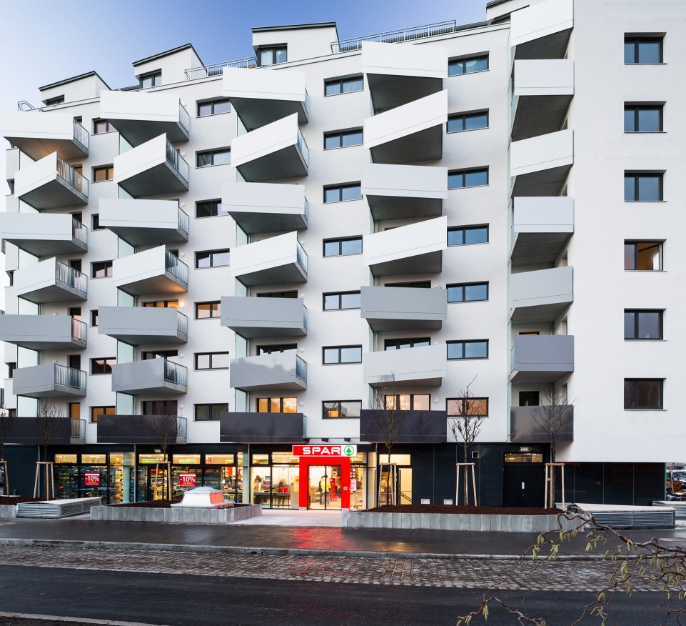 SPAR Filiale Friedrich Engels Platz, am 15.15.2016 | (c) Johannes Brunnbauer