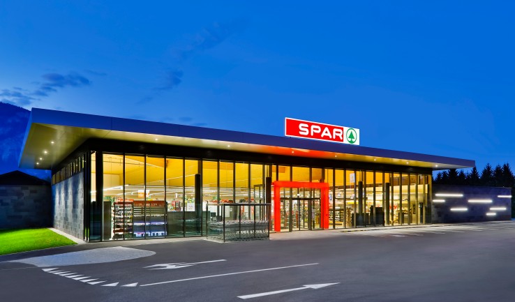 Frontansicht des SPAR-Supermarktes Arnoldstein