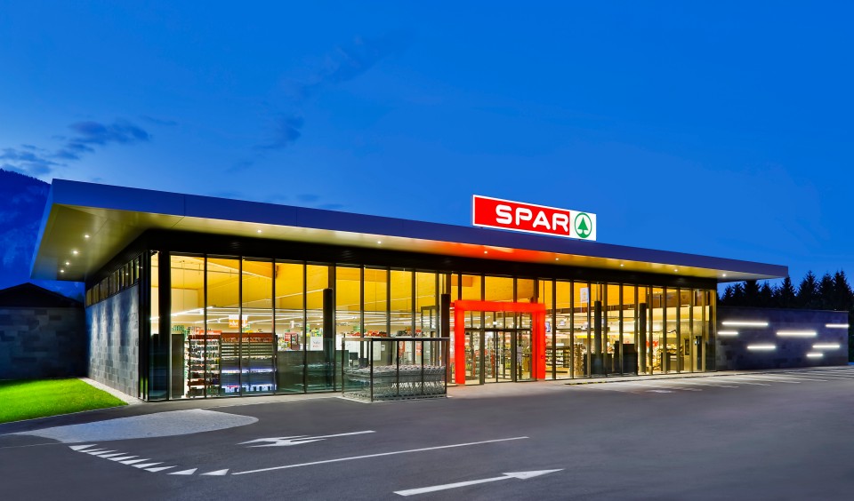 Frontansicht des SPAR-Supermarktes Arnoldstein