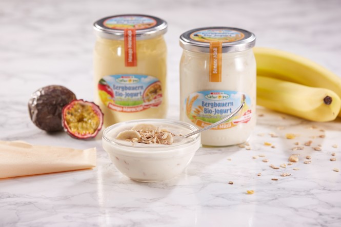 Schale mit Jogurt