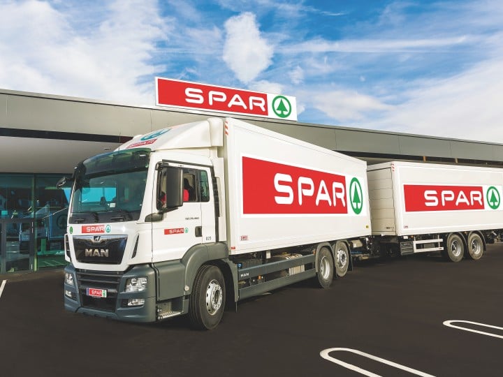 LKW vor der SPAR Filiale Otto Bauer Gasse, (c) Johannes Brunnbauer