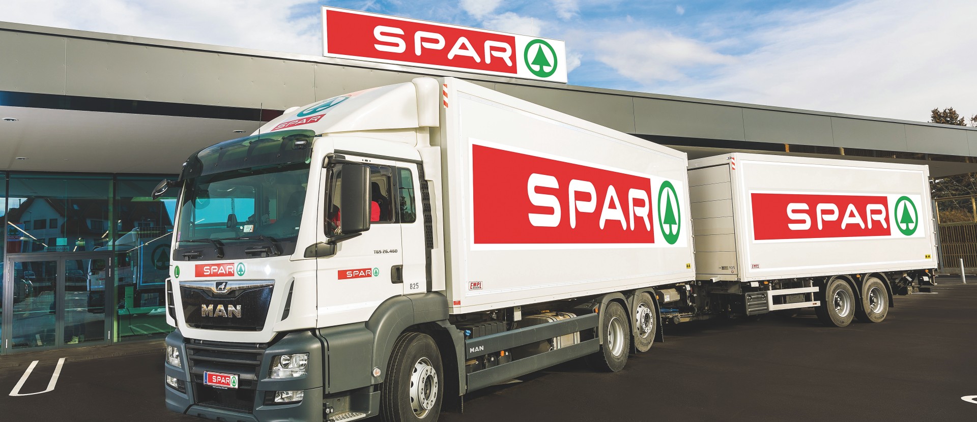 LKW vor der SPAR Filiale Otto Bauer Gasse, (c) Johannes Brunnbauer