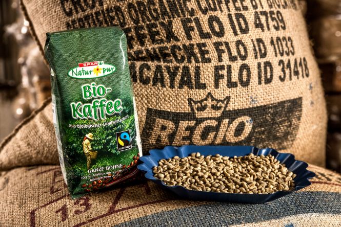 REGIO Kaffeebohnen vor Kaffeesack