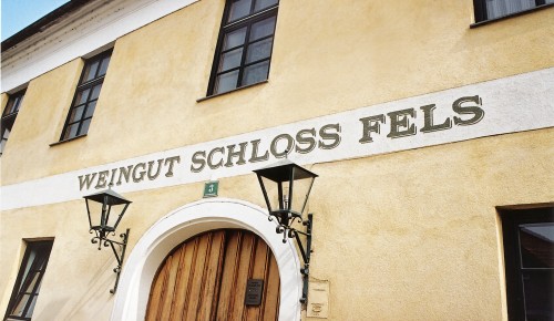 Weingut Schloss Fels Außenansicht