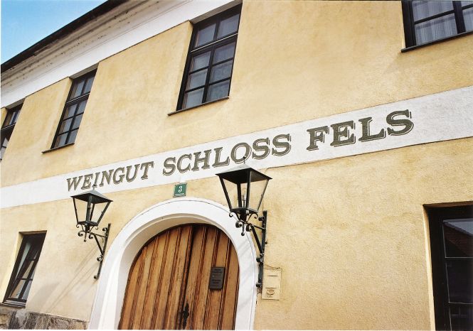 Weingut Schloss Fels Außenansicht