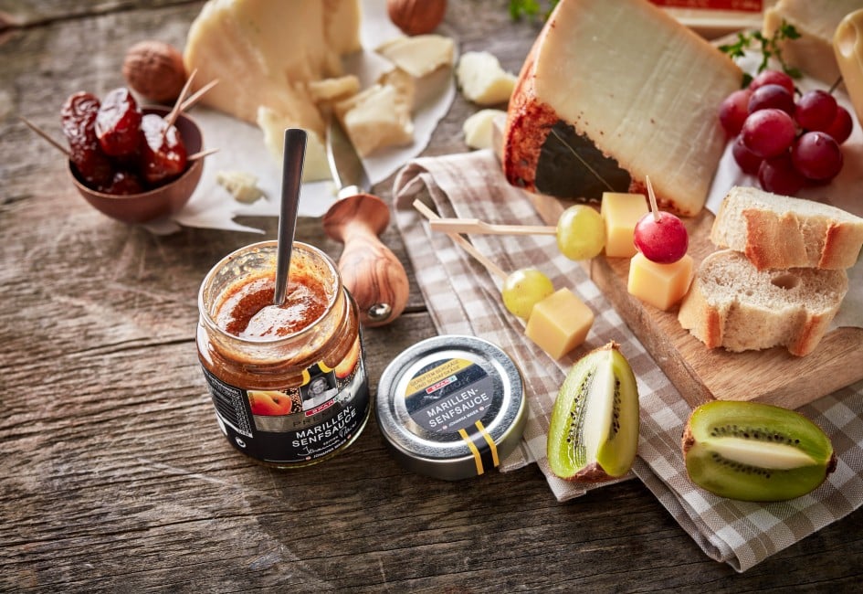 Hartkäse und SPAR Premium Senf