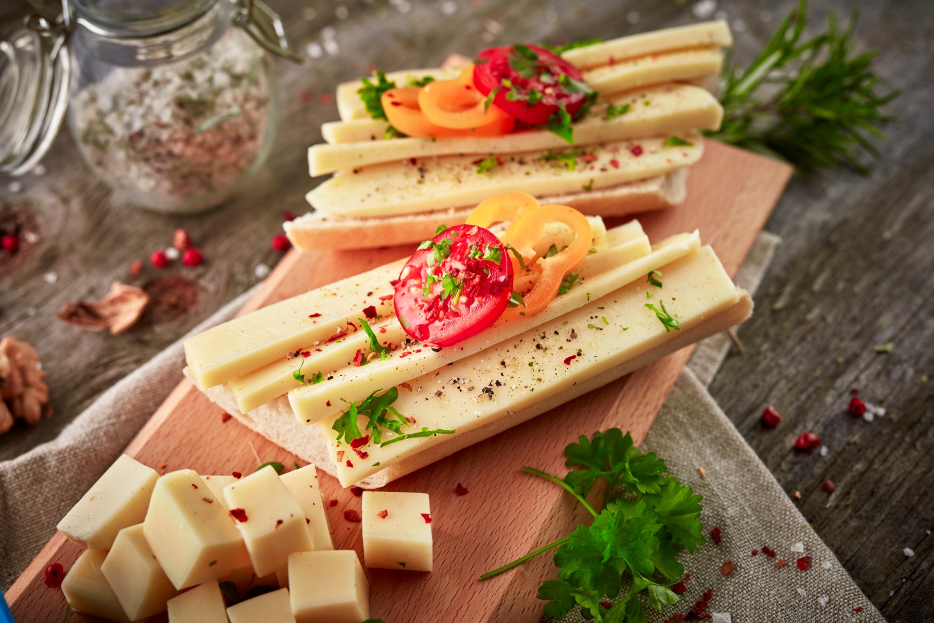 Schnittkäse auf Brot