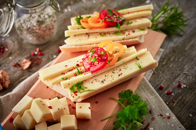 Schnittkäse auf Brot