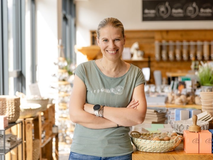 Wer könnte unsere Geburtstagstorte besser backen als SPAR-Kochprofi Christina Bauer? 😍👩‍🍳 Danke an alle, die Teil dieser Reise sind! Wir freuen uns auf viele weitere Jahre voller Geschmack und gemeinsamen Genussmomenten. ❤️#SPAR_Oesterreich #SPARMahlzeit #15JahreMahlzeit #BackenMitChristina #Kochprofi