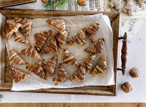 Nussecken mit Marzipan 