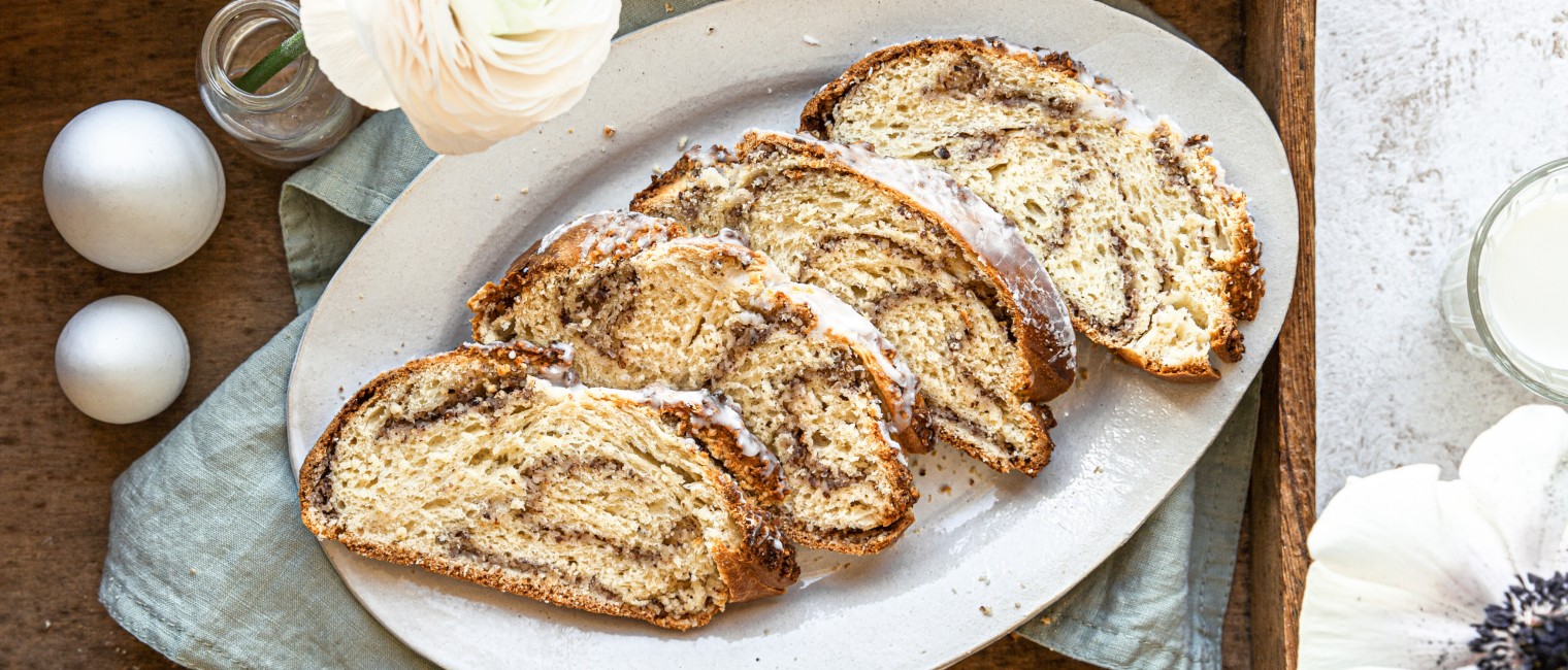 Hefezopf mit Nussfüllung » Backen mit Christina | SPAR Mahlzeit!