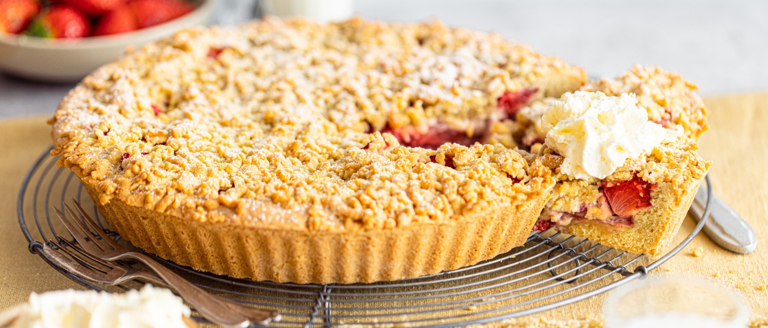 Erdbeer-Streuselkuchen » Rezept | SPAR Mahlzeit!