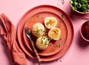 SPAR Mahlzeit! Gefüllte Kartoffelknödel mit Kürbis und Frischkäse