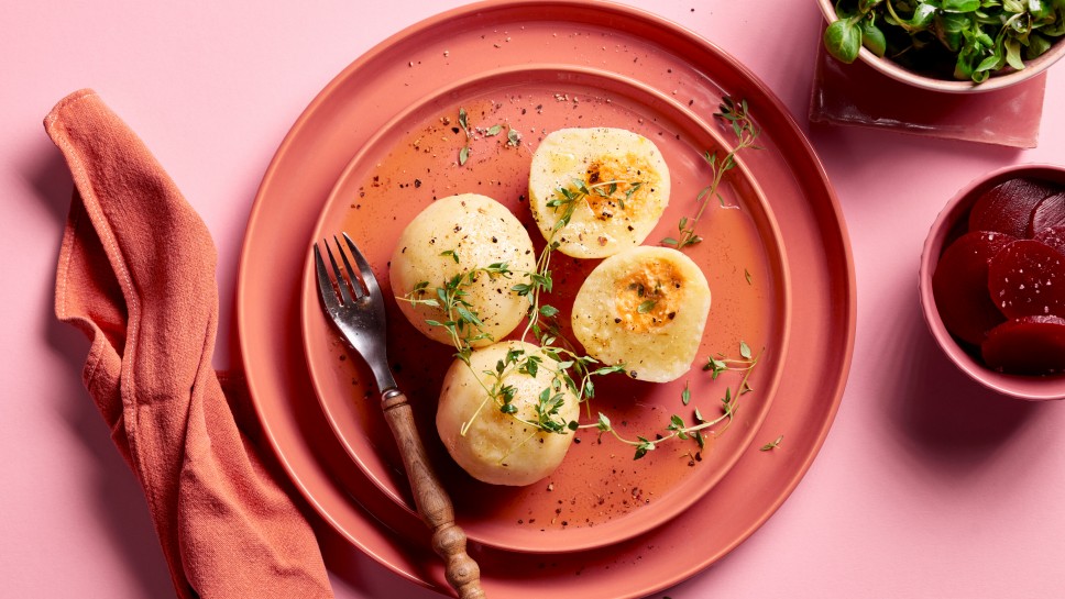 SPAR Mahlzeit! Gefüllte Kartoffelknödel mit Kürbis und Frischkäse