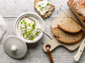 SPAR Mahlzeit Lachsaufstrich mit Topfen und Gurke