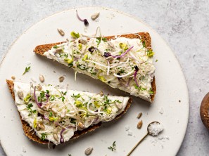 SPAR Mahlzeit Topfenkäse mit bunten Sprossen