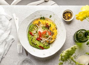 SPAR Mahlzeit Pikanter Avocado-Mango-Salat