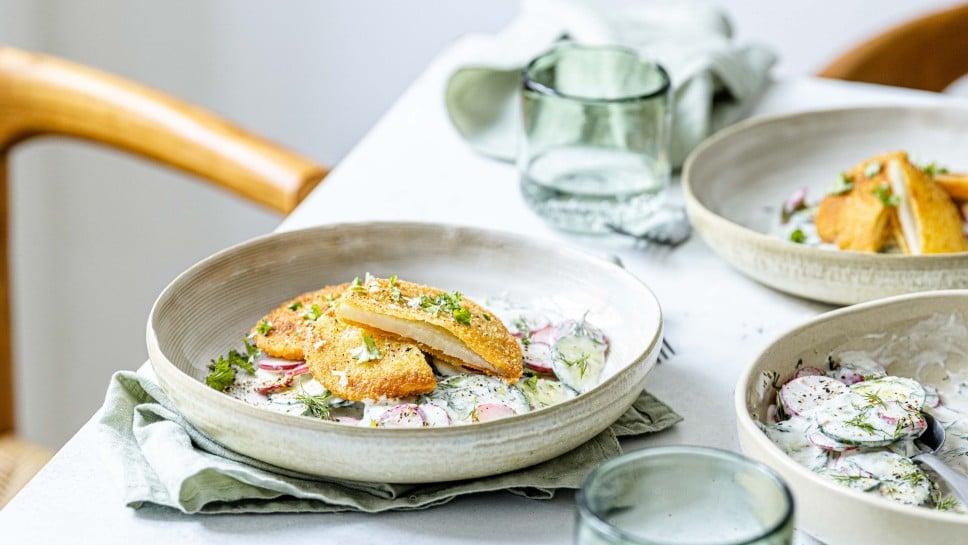 SPAR Mahlzeit! Kohrlabischnitzerl mit Gurken-Radieschen-Salat