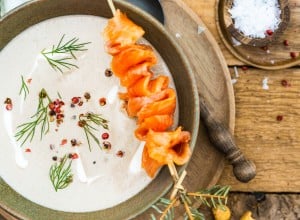 SPAR Mahlzeit Pikante Eierschwammerlsuppe mit gebeizter Lachsforelle