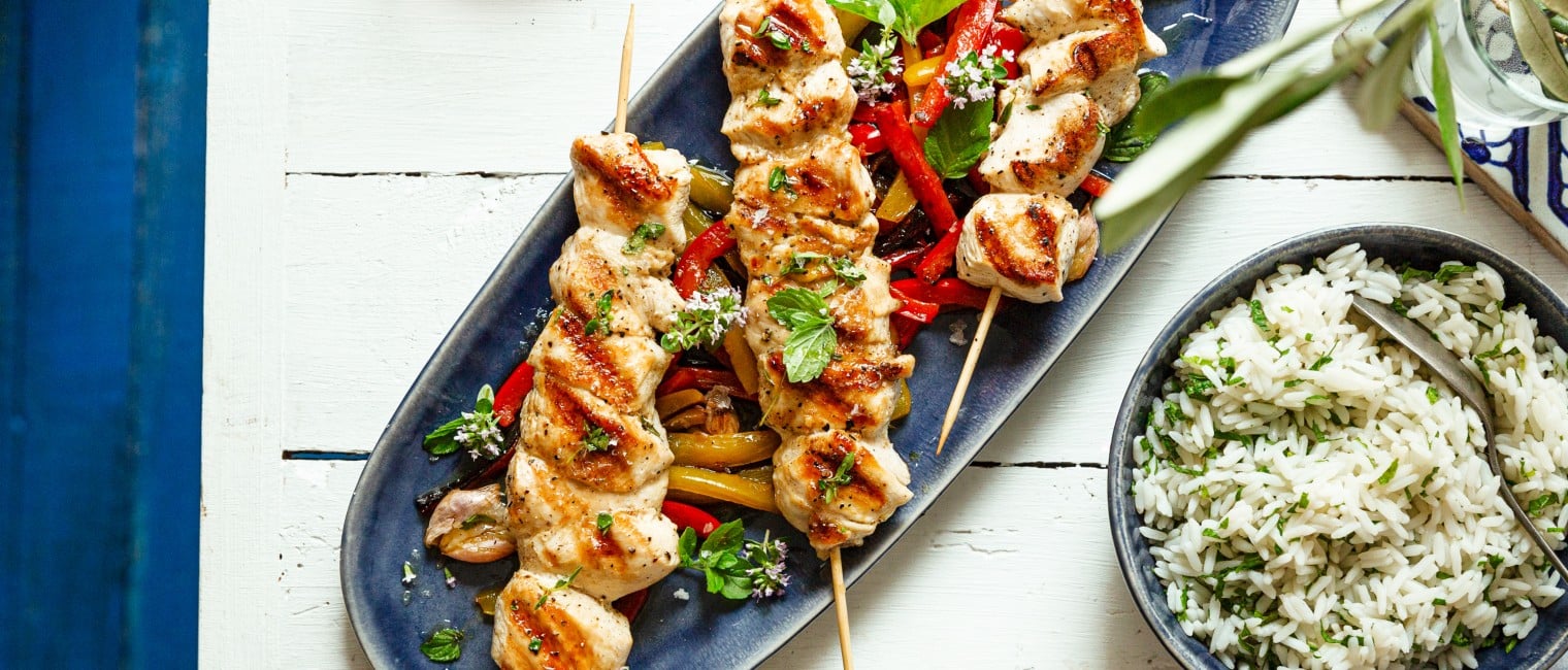 SPAR Mahlzeit Hühner Souvlaki mit Minzreis und Grillpaprika