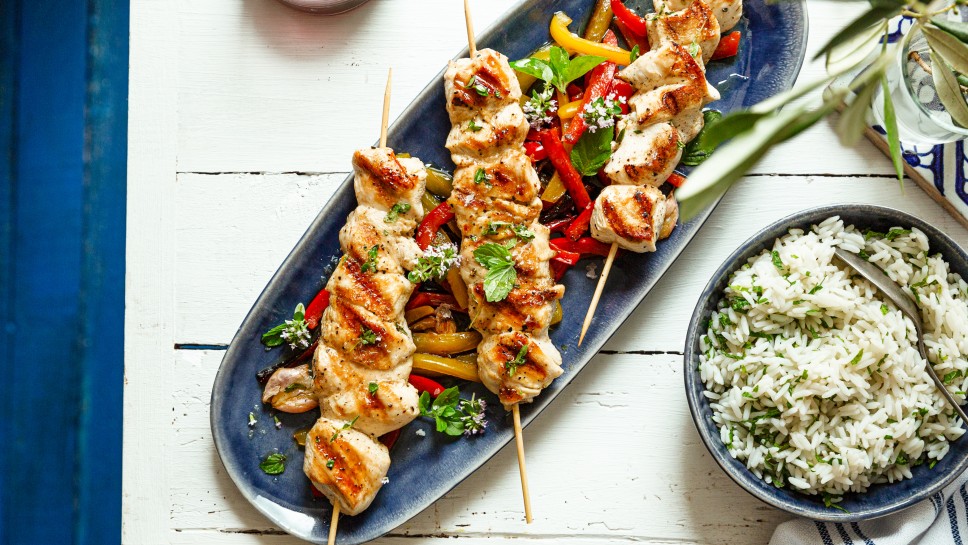 SPAR Mahlzeit Hühner Souvlaki mit Minzreis und Grillpaprika
