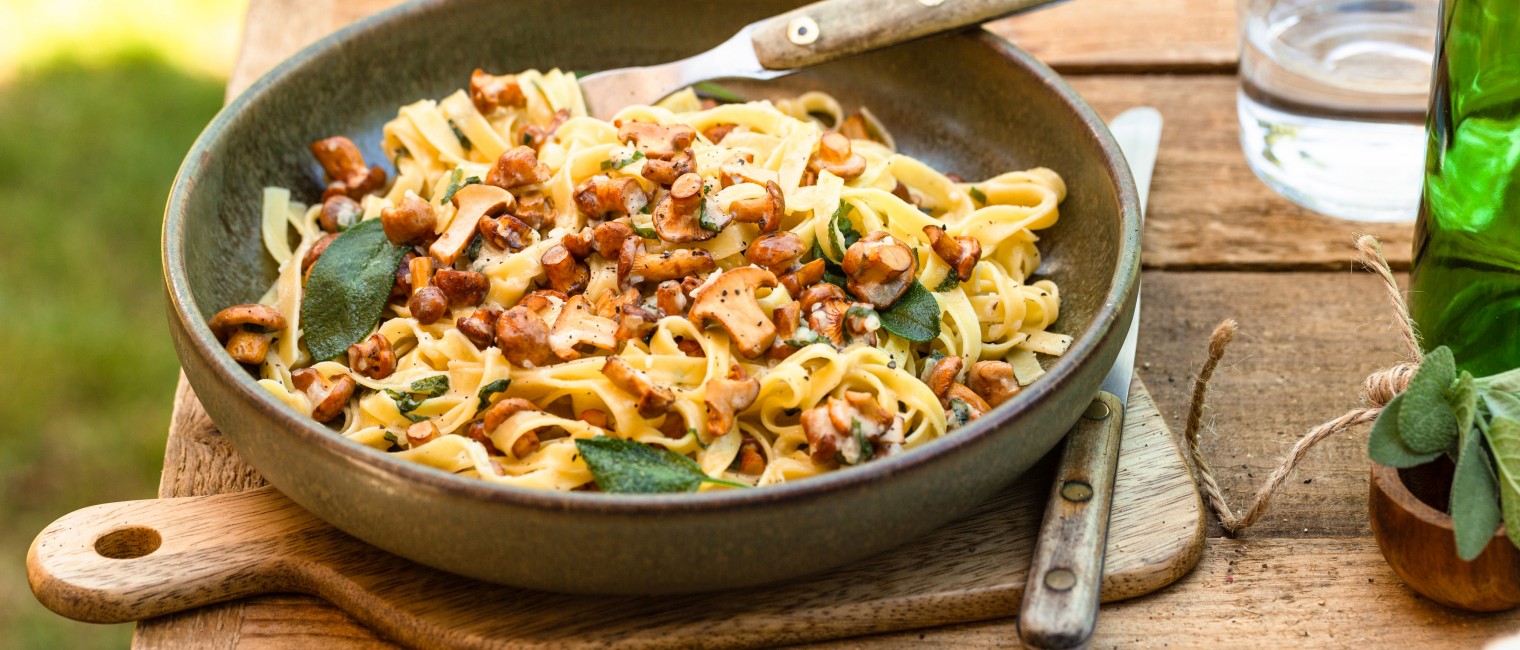 Tagliatelle mit Salbei und Eierschwammerl