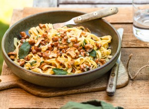 Tagliatelle mit Salbei und Eierschwammerl