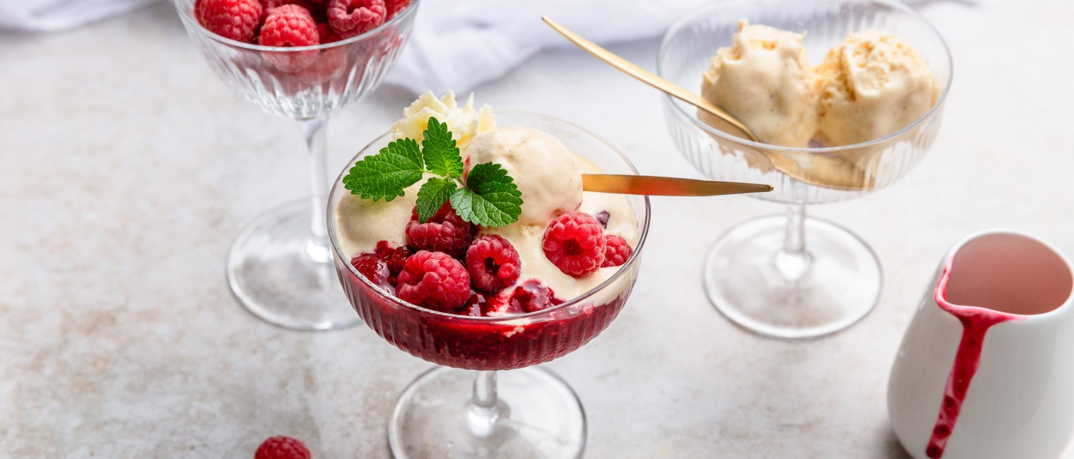 Heiße Liebe - Vanilleeis mit Himbeeren