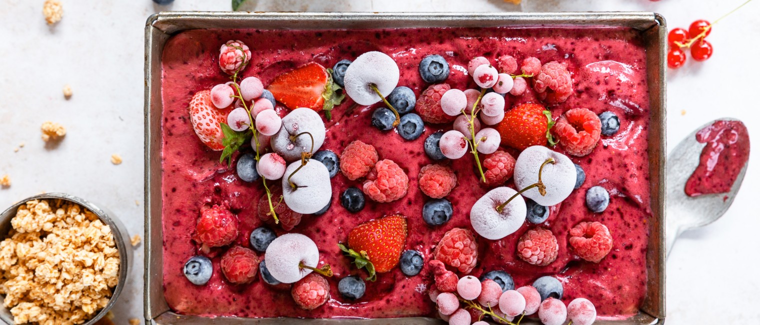 SPAR Mahlzeit Leichtes Frozen-Yogurt mit Waldbeeren