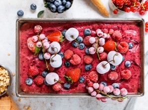 SPAR Mahlzeit Leichtes Frozen-Yogurt mit Waldbeeren