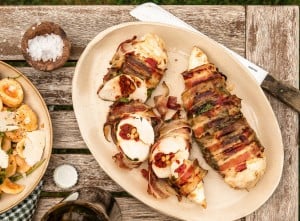 Gefüllte Hühnerbrust mit mediterranem Nudelsalat