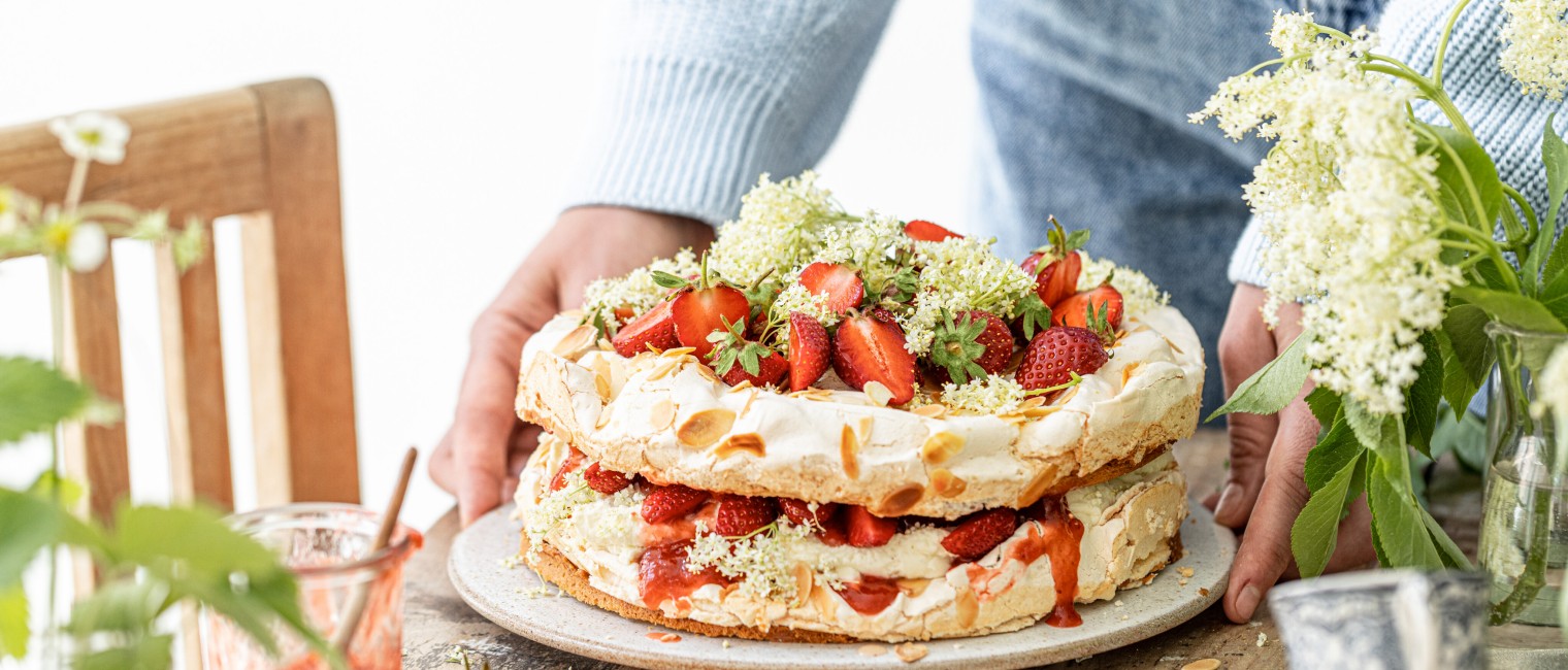 SPAR Mahlzeit Mandeltorte mit Mascarpone Holundercreme
