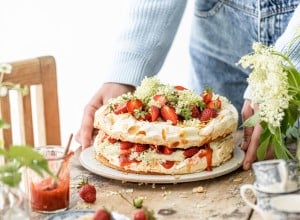 SPAR Mahlzeit Mandeltorte mit Mascarpone Holundercreme