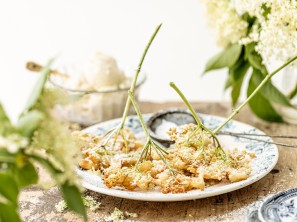 SPAR Mahlzeit Gebackene Holunderblüten im Bierteig