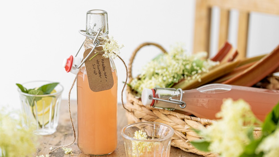SPAR Mahlzeit Rhabarber Holunder Sirup