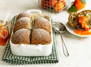 SPAR Mahlzeit Lauwarme Buchteln mit selbstgemachter Marillenmarmelade